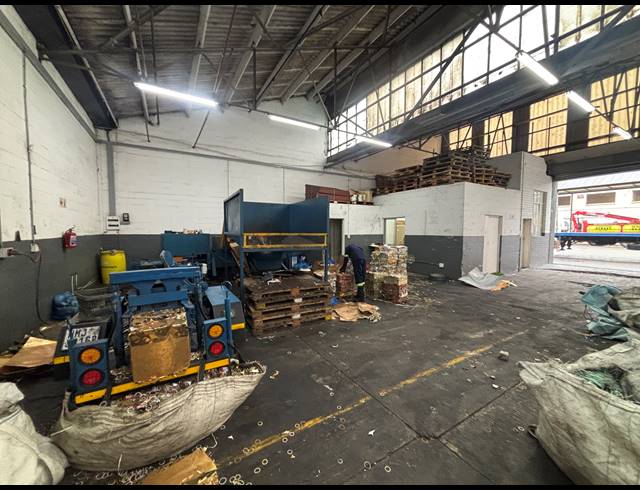 580M² WAREHOUSE TO LET IN EPPING INDUSTRIAL
